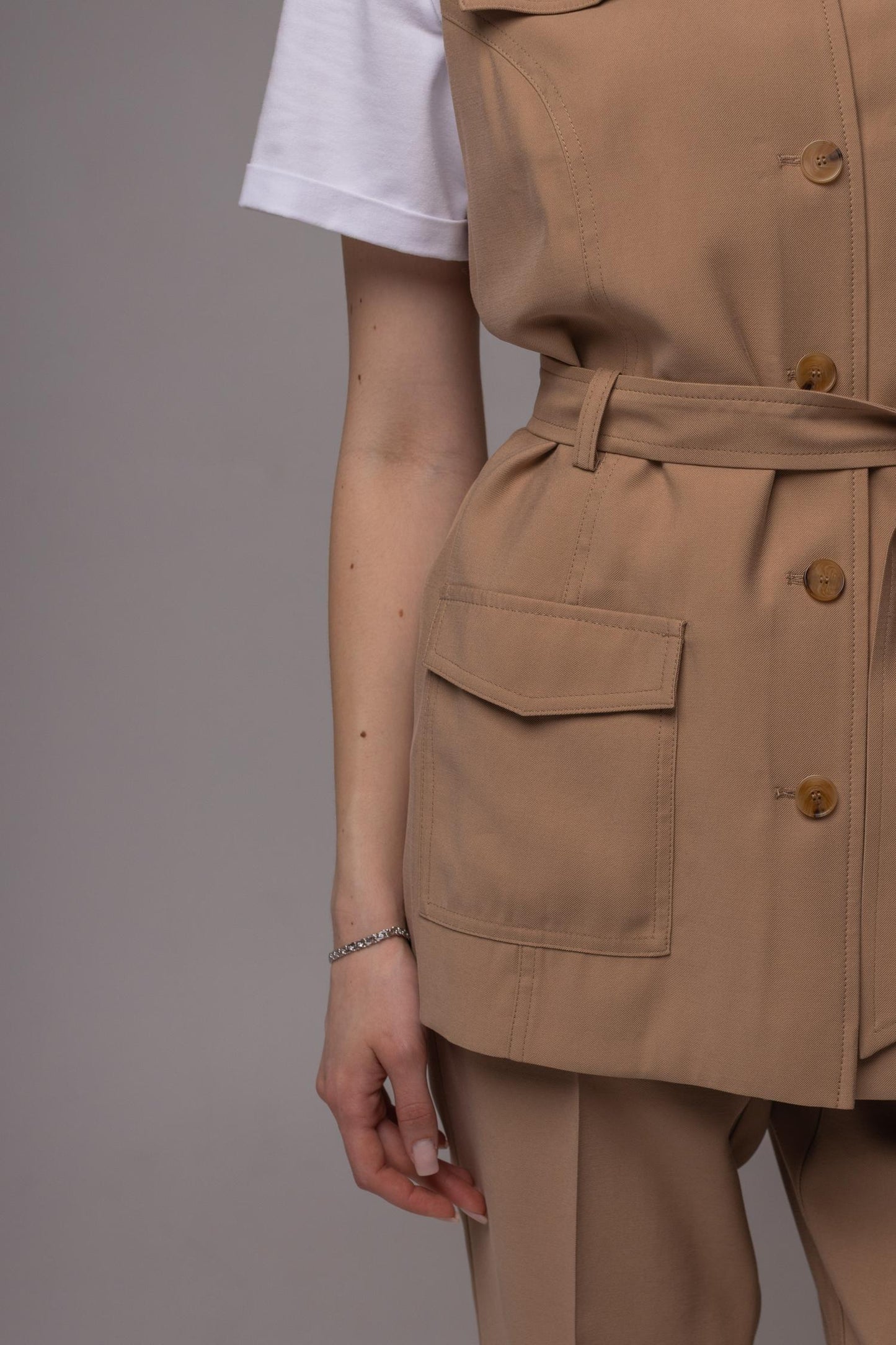 Vest DP-31 Beige